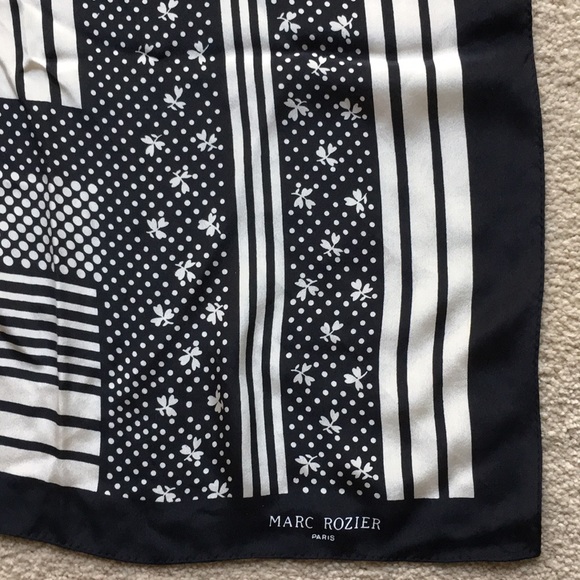 Black / White Versatile Wrap - Picture 3 of 3